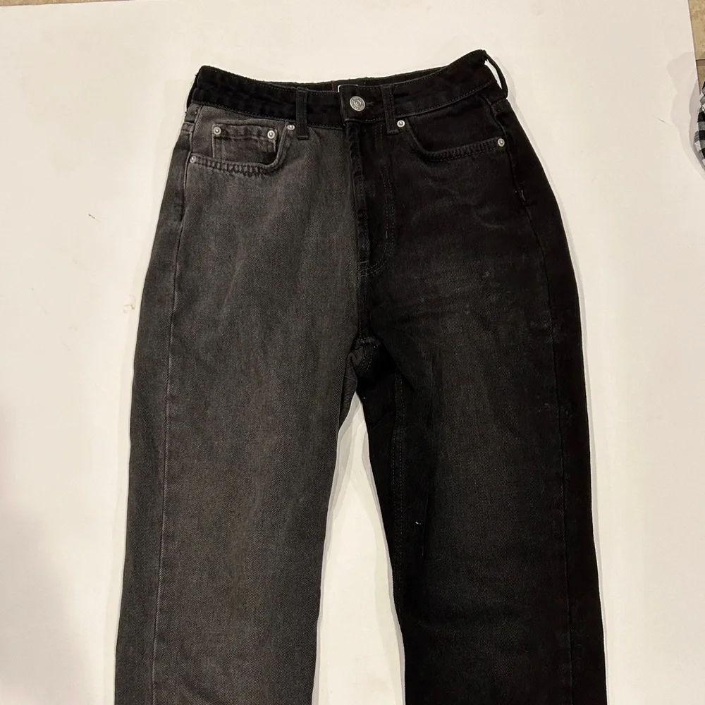 BDG Two-tone High-rise Slim
Straight Jean in Black / Gray - Picture 3 of 6